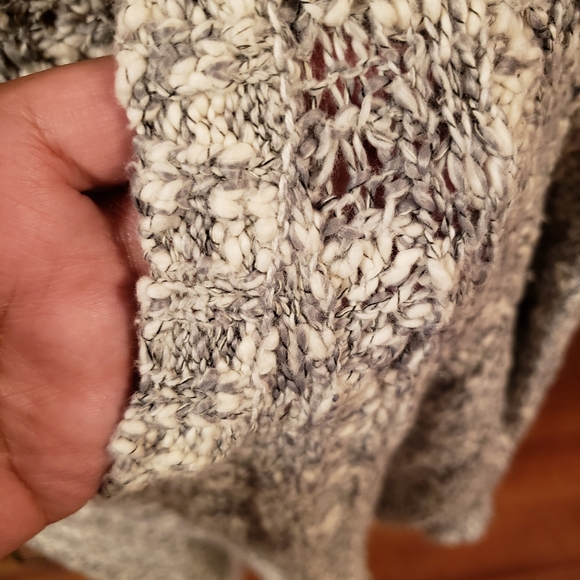 LANE BRYANT Sz 14/16 Grey & White loose weave Sweater with Shirt tail hem EUC!! - Picture 4 of 4